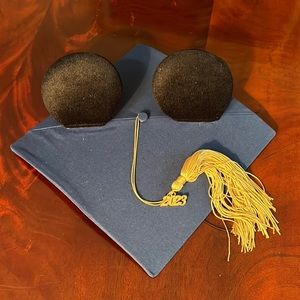 NWT Mickey graduation hat 2023